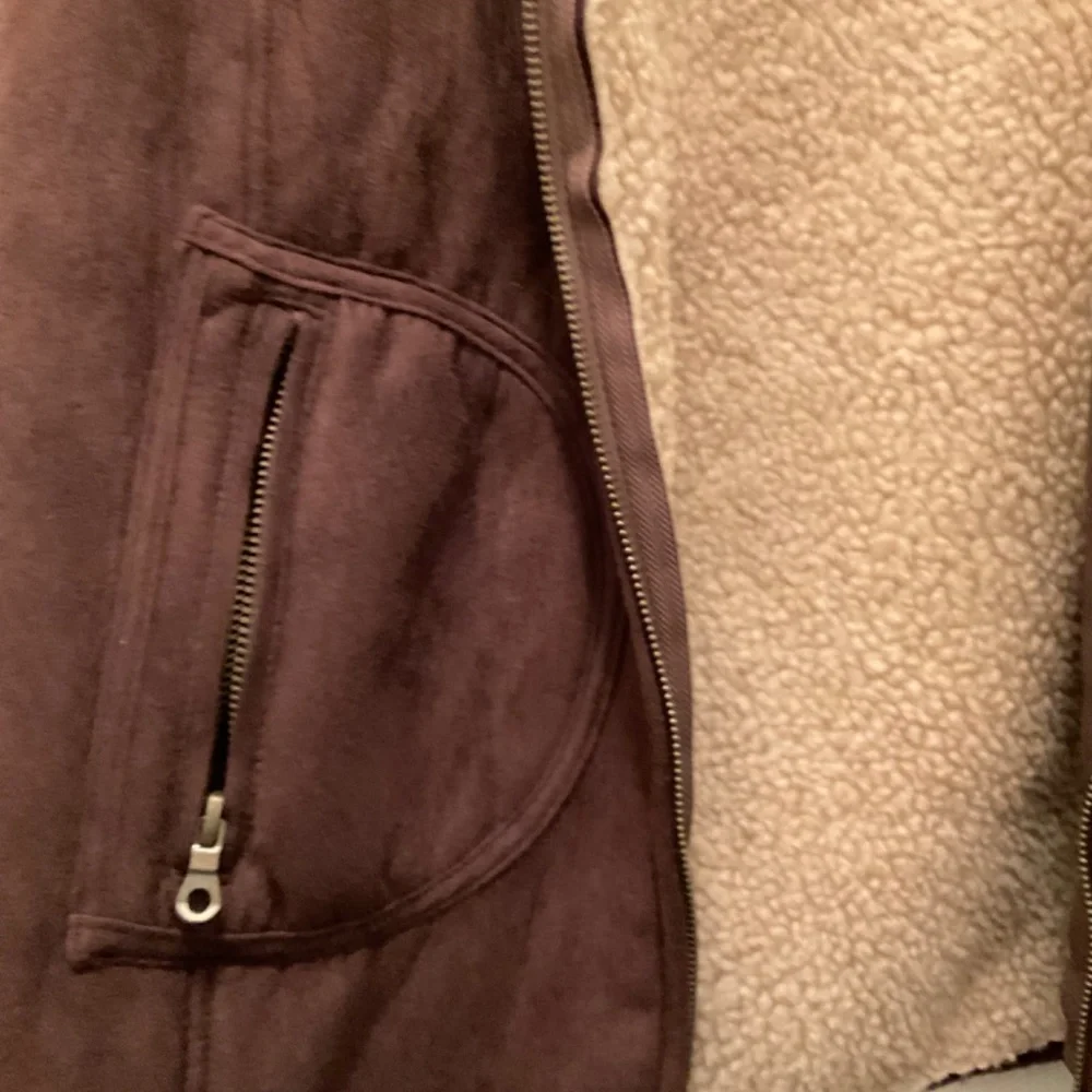 Xl brown suede like with Sherpa like interior zip up vest - Picture 3 of 6